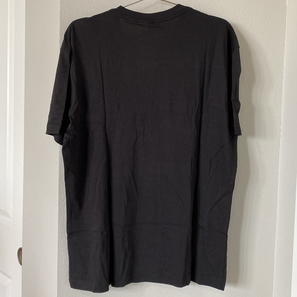 H&M T-Shirt - Picture 2 of 5